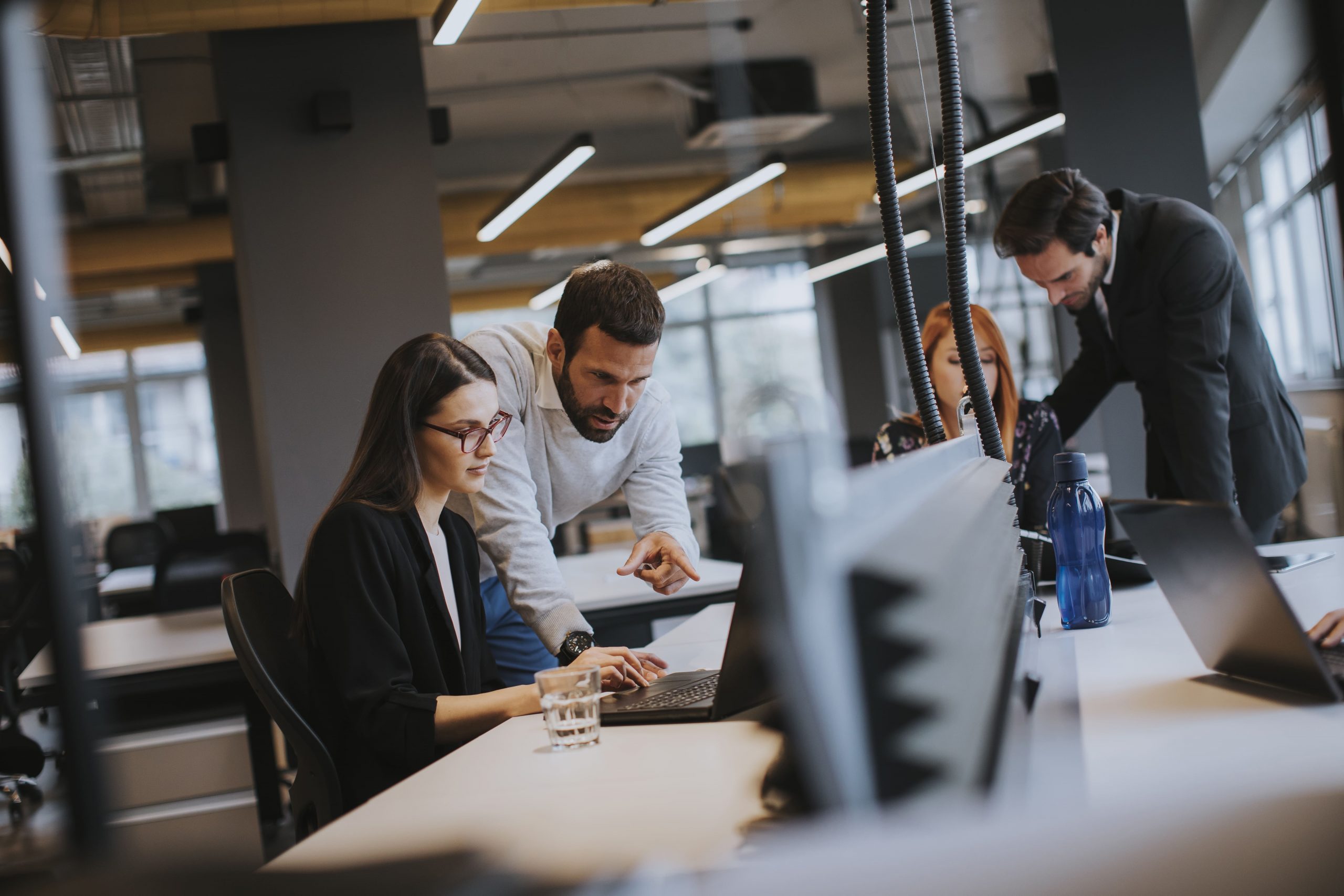 business-people-in-the-modern-office